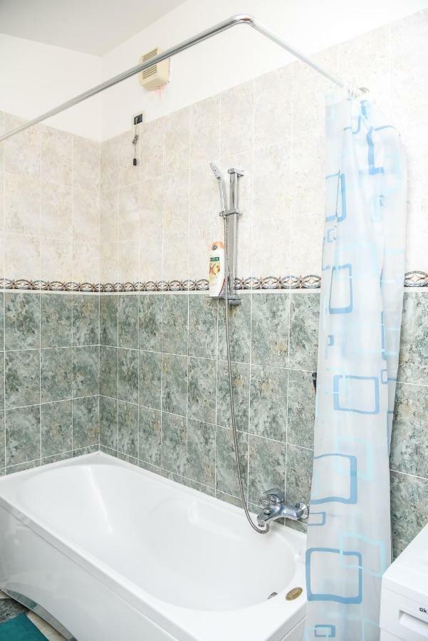 Attic Aries Apartment Montesilvano Bagian luar foto