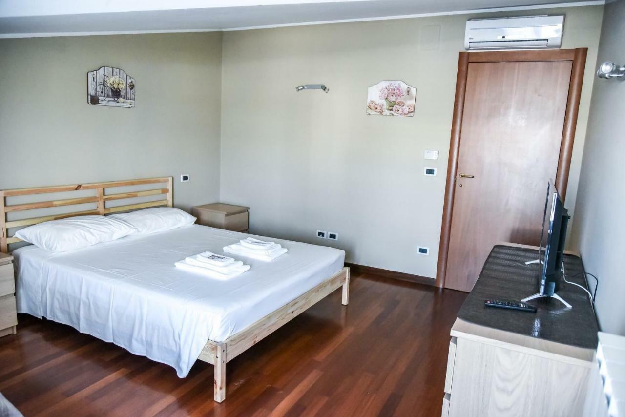 Attic Aries Apartment Montesilvano Bagian luar foto